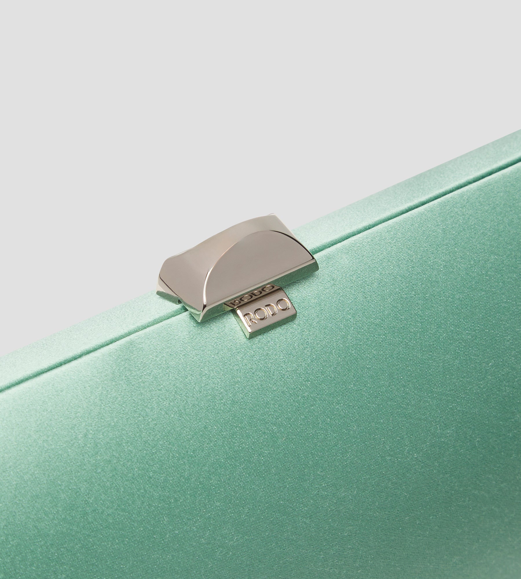 Tube Plus Clutch