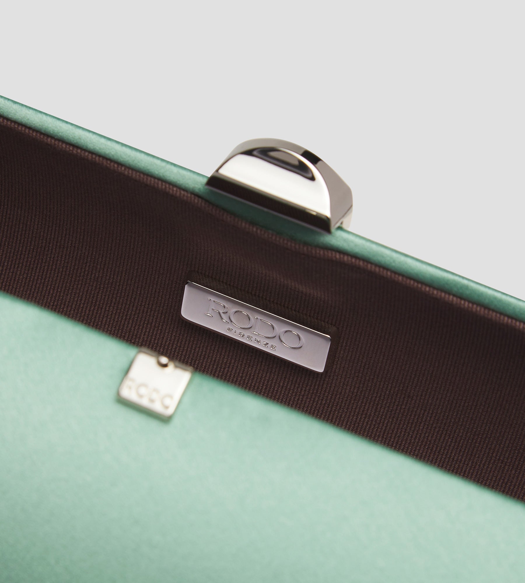Tube Plus Clutch